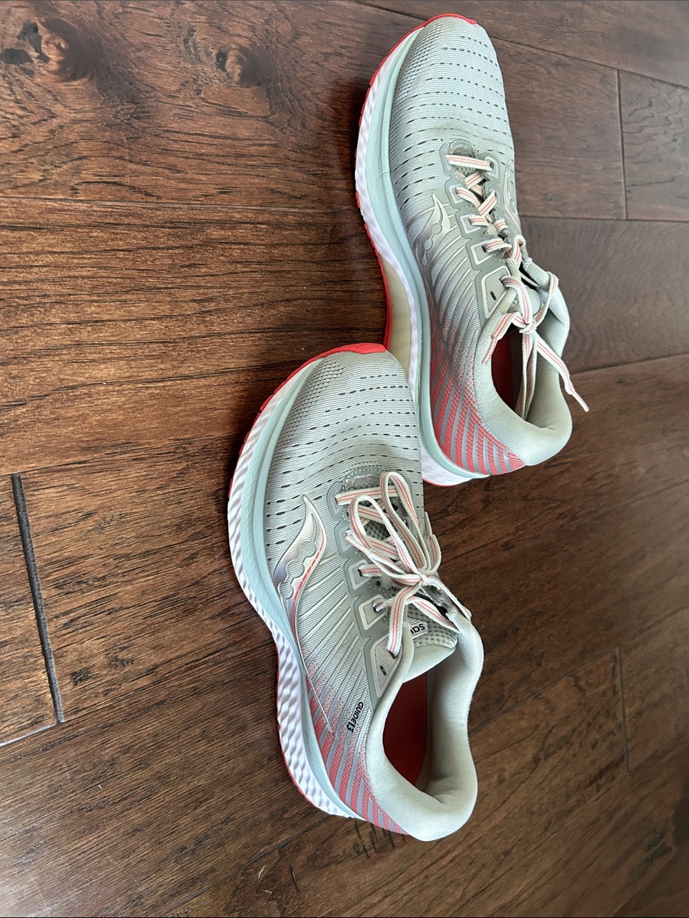Saucony Guide 13 size 10 women Light Blue Running Sneakers with Coral Highlights - Picture 5 of 6